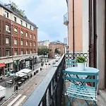 Easylife - - Mora 2 - Navigli * מילאנו
